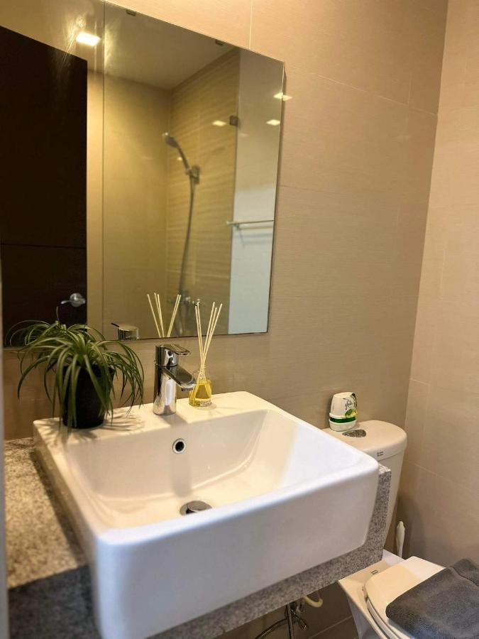 Uptown Parksuites Тагуиг Екстериор снимка