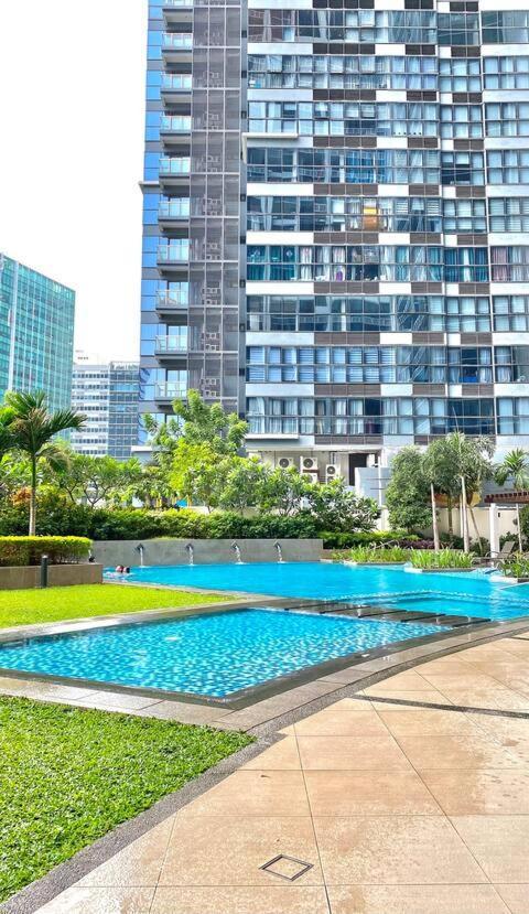 Uptown Parksuites Тагуиг Екстериор снимка